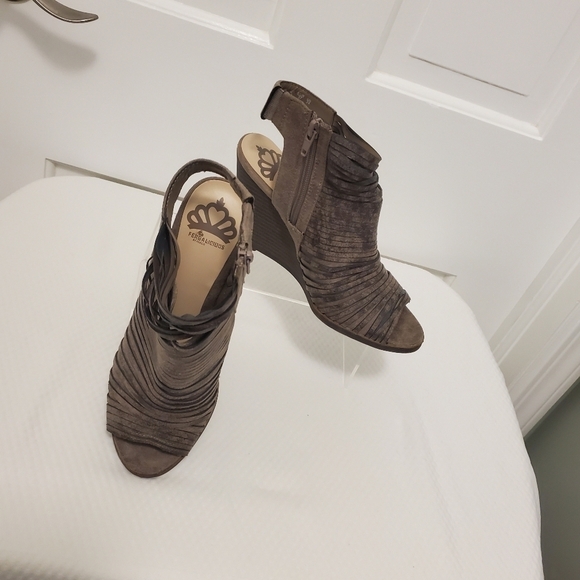 Fergalicious Heather2 Wedge Open Toe Booties Size 7M, Boho - Picture 2 of 12